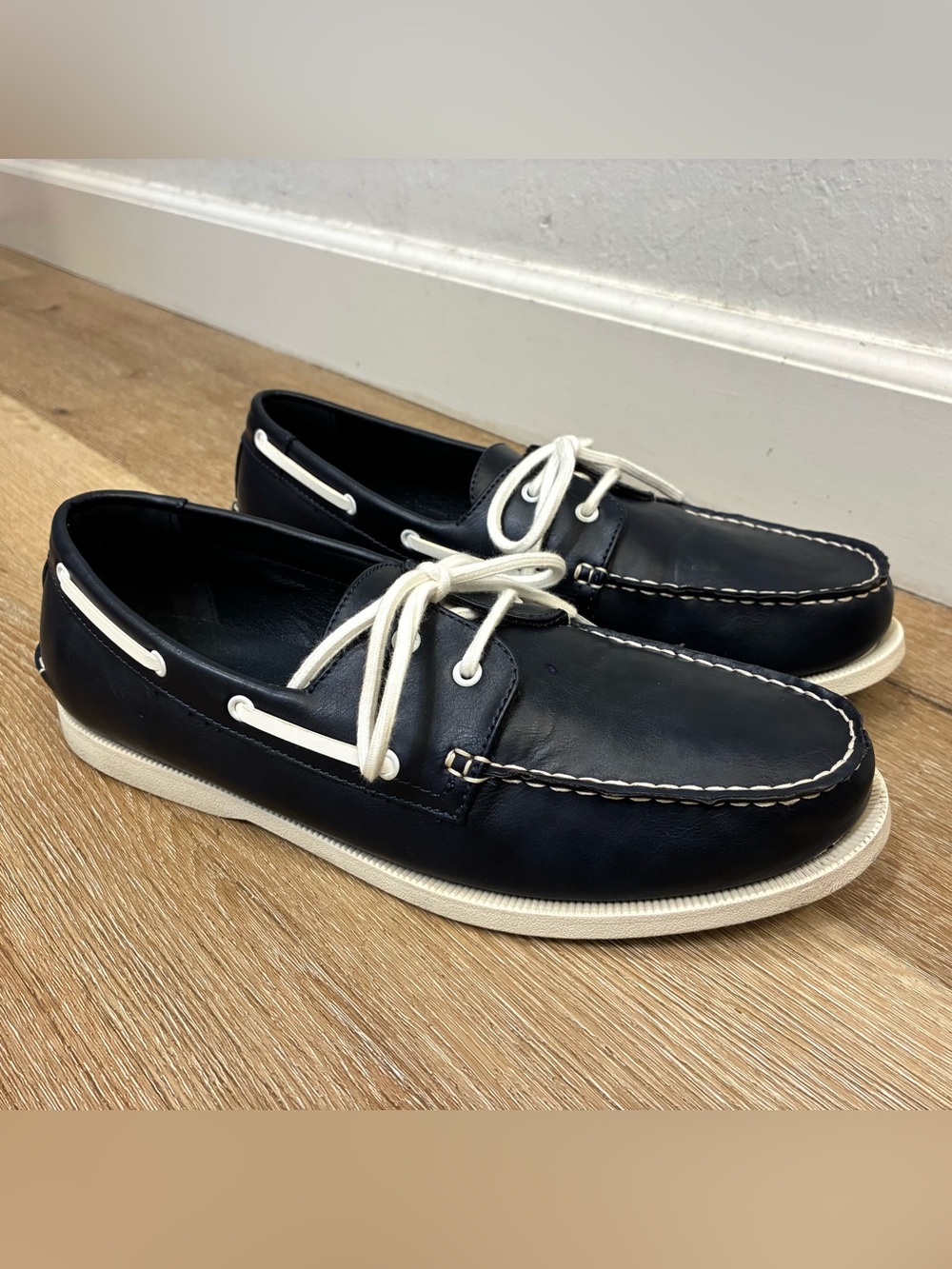Club Room Men’s Elliot Boat Shoes Size 11 Color: Navy Excellent Condition